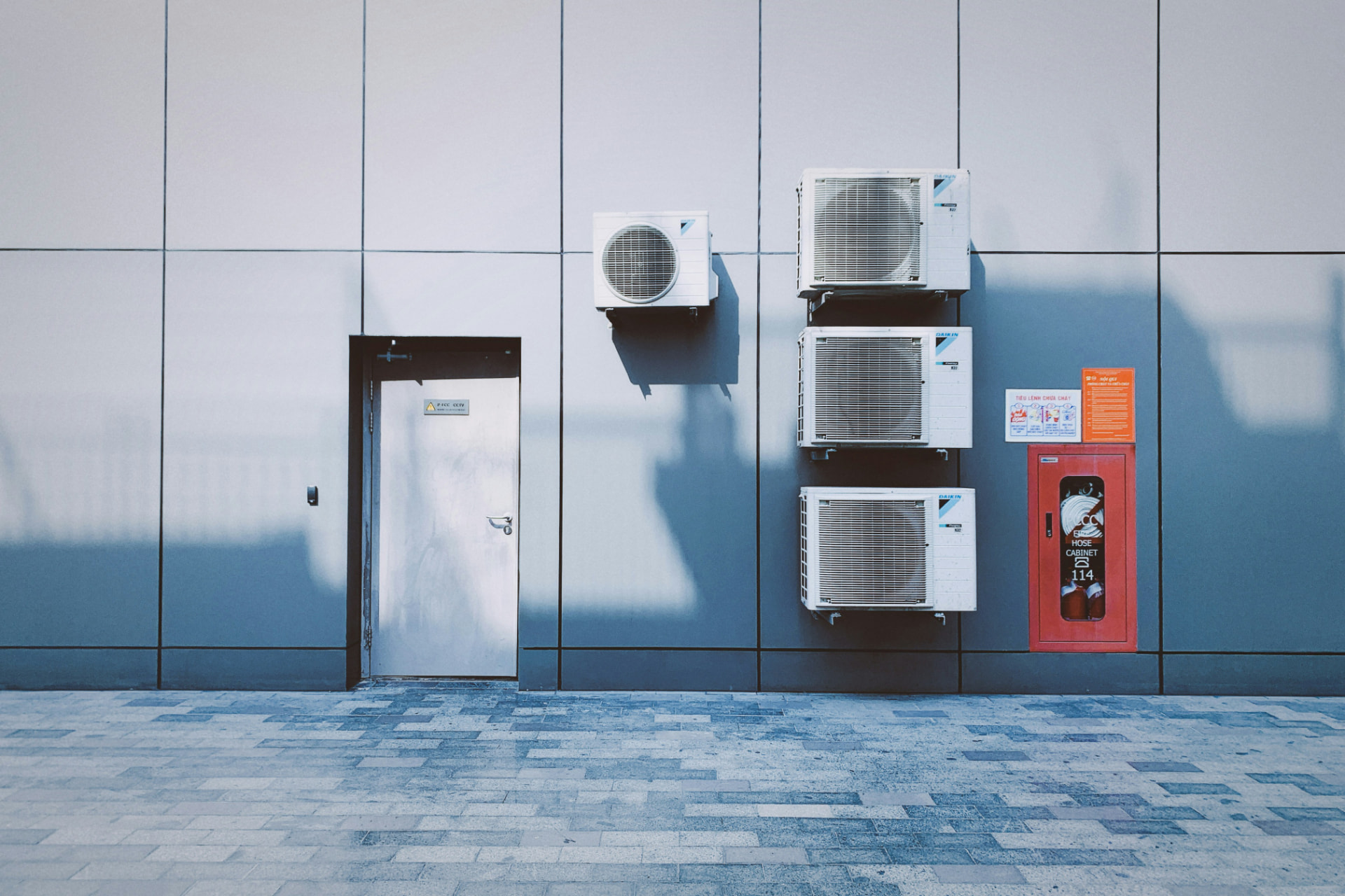 Unités extérieures de climatisation installées par GUAB en Gironde